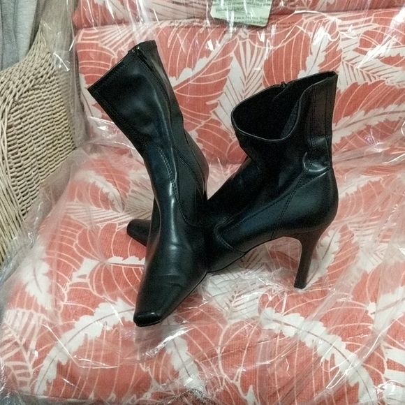 Boots - Picture 2 of 4